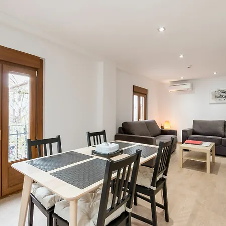 Puerta Nueva Apartment Granada